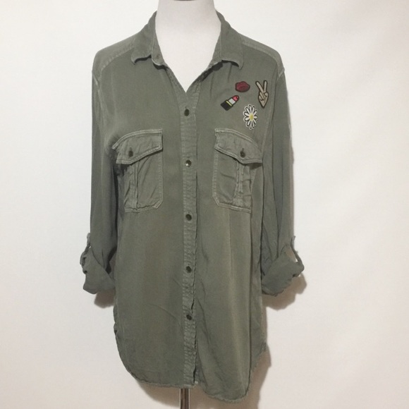 American Eagle Outfitters Tops - American Eagle Boyfriend Utility Patched Shirt